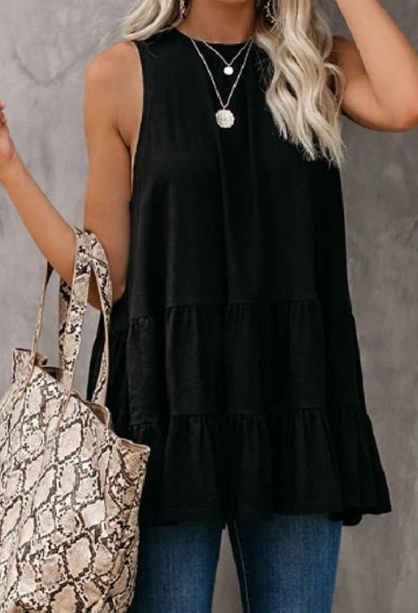 BLACK RUFFLED TANK